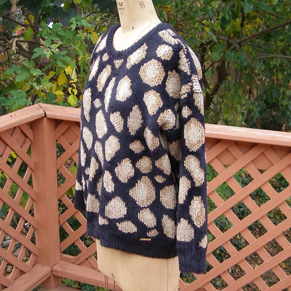 EUC Size M 8-10 MICHAEL KORS Cheetah Jaquard Animal Print Thick Sweater - Picture 2 of 10